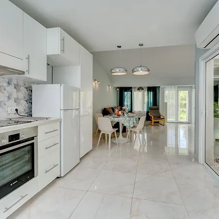 Beautiful In Island Village Appartement